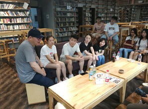 产品艺术设计专业师生与武汉著名音乐人冯翔老师 唱谈 武汉文化与艺术